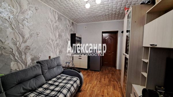 Продам комнату в 6-комн. квартире, Ударников пр-кт, 17к1, Санкт-Петербург г