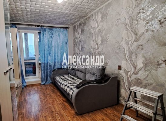 Продам комнату в 6-комн. квартире, Ударников пр-кт, 17к1, Санкт-Петербург г