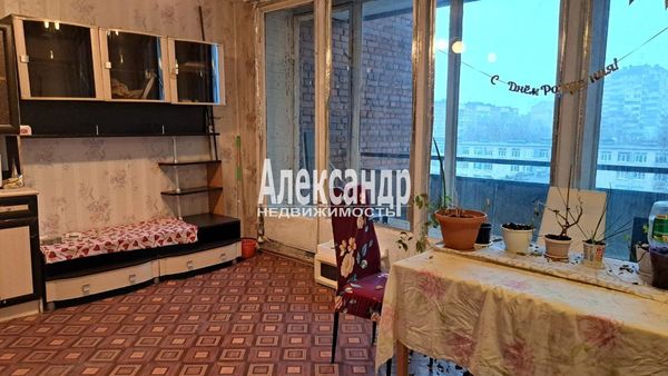 Продам комнату в 6-комн. квартире, Ударников пр-кт, 17к1, Санкт-Петербург г