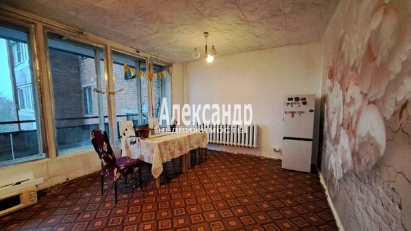 Продам комнату в 6-комн. квартире, Ударников пр-кт, 17к1, Санкт-Петербург г