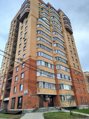 Продам трехкомнатную (3-комн.) квартиру, Колхозная ул, 1/6, Услонь д