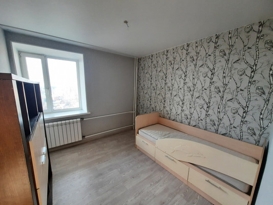 Продам трехкомнатную (3-комн.) квартиру, Колхозная ул, 1/6, Услонь д
