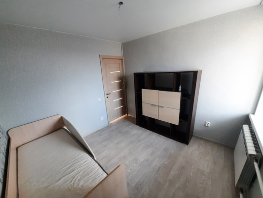 Продам трехкомнатную (3-комн.) квартиру, Колхозная ул, 1/6, Услонь д