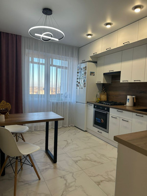 Продам трехкомнатную (3-комн.) квартиру, Александра Корсунова пр-кт, 40к4, Великий Новгород г