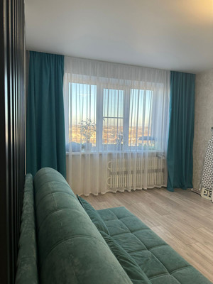 Продам трехкомнатную (3-комн.) квартиру, Александра Корсунова пр-кт, 40к4, Великий Новгород г