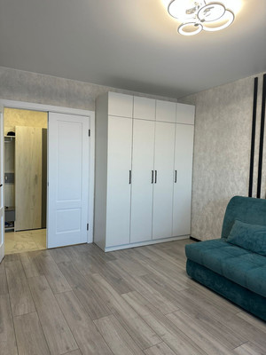 Продам трехкомнатную (3-комн.) квартиру, Александра Корсунова пр-кт, 40к4, Великий Новгород г