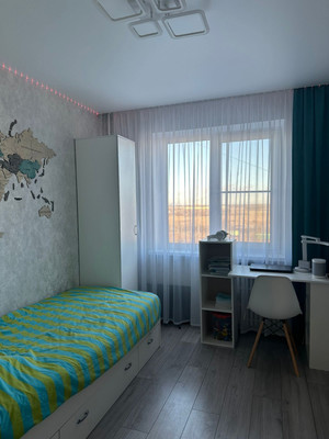 Продам трехкомнатную (3-комн.) квартиру, Александра Корсунова пр-кт, 40к4, Великий Новгород г
