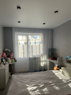 Продам трехкомнатную (3-комн.) квартиру, Александра Корсунова пр-кт, 40к4, Великий Новгород г