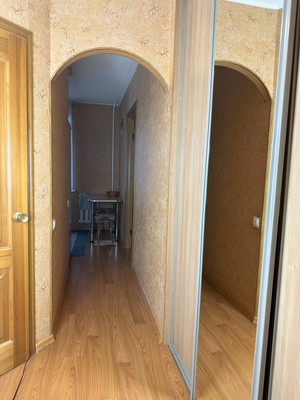 Продам трехкомнатную (3-комн.) квартиру, Псковская ул, 24, Великий Новгород г