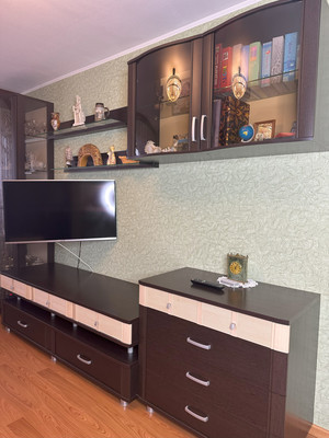 Продам трехкомнатную (3-комн.) квартиру, Псковская ул, 24, Великий Новгород г