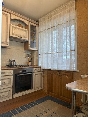 Продам трехкомнатную (3-комн.) квартиру, Псковская ул, 24, Великий Новгород г