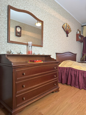 Продам трехкомнатную (3-комн.) квартиру, Псковская ул, 24, Великий Новгород г
