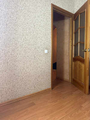 Продам трехкомнатную (3-комн.) квартиру, Псковская ул, 24, Великий Новгород г