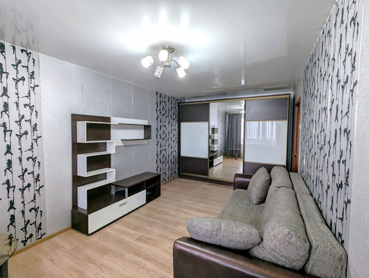 Продам двухкомнатную (2-комн.) квартиру, Школьная ул, 35, Быково п
