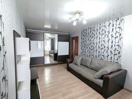 Продам двухкомнатную (2-комн.) квартиру, Школьная ул, 35, Быково п