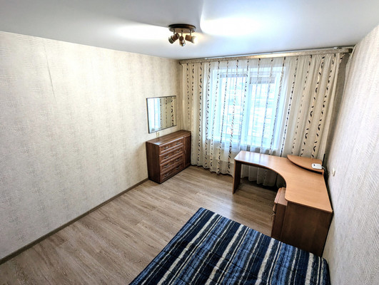 Продам двухкомнатную (2-комн.) квартиру, Школьная ул, 35, Быково п