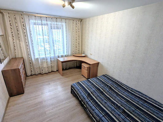 Продам двухкомнатную (2-комн.) квартиру, Школьная ул, 35, Быково п