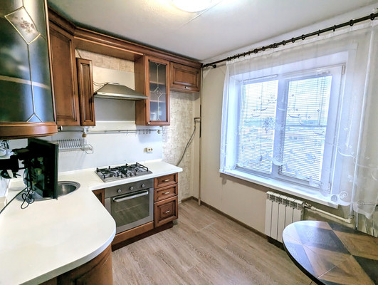 Продам двухкомнатную (2-комн.) квартиру, Школьная ул, 35, Быково п