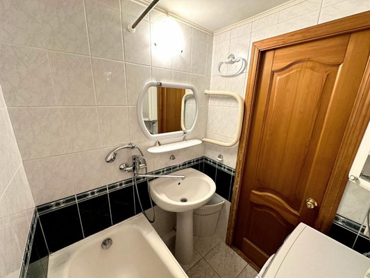 Продам двухкомнатную (2-комн.) квартиру, Дугина ул, 17, Жуковский г