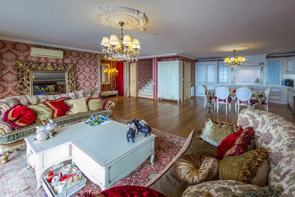 Продам многокомнатную квартиру, Мориса Тореза ул, 16а, Отрадное пгт