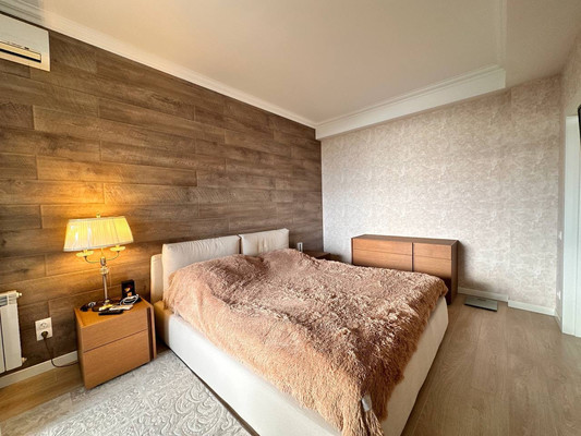 Продам двухкомнатную (2-комн.) квартиру, Свердлова ул, 48ак6, Ялта г