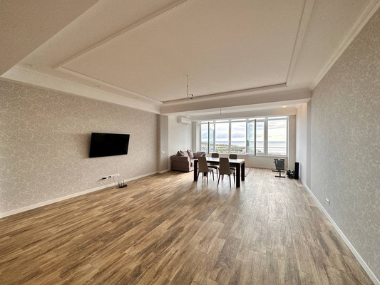 Продам двухкомнатную (2-комн.) квартиру, Свердлова ул, 48ак6, Ялта г