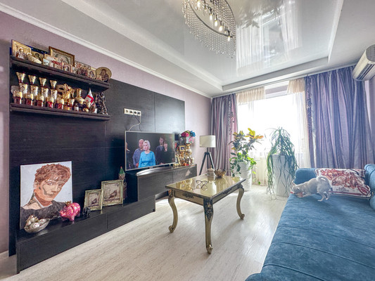 Продам трехкомнатную (3-комн.) квартиру, Риекская ул, 22к2, Гаспра пгт