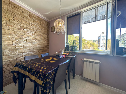 Продам трехкомнатную (3-комн.) квартиру, Риекская ул, 22к2, Гаспра пгт