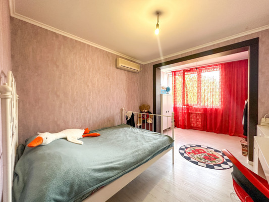 Продам трехкомнатную (3-комн.) квартиру, Риекская ул, 22к2, Гаспра пгт