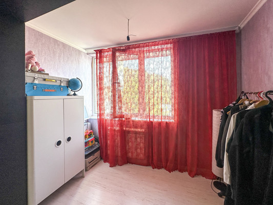 Продам трехкомнатную (3-комн.) квартиру, Риекская ул, 22к2, Гаспра пгт