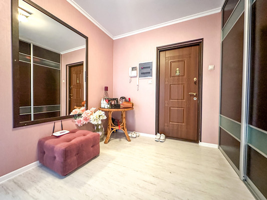Продам трехкомнатную (3-комн.) квартиру, Риекская ул, 22к2, Гаспра пгт