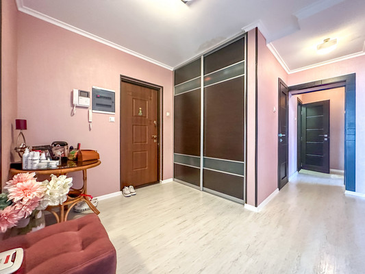 Продам трехкомнатную (3-комн.) квартиру, Риекская ул, 22к2, Гаспра пгт