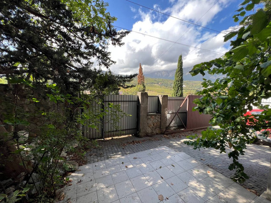 Продам двухкомнатную (2-комн.) квартиру, Кирова ул, 151, Ялта г