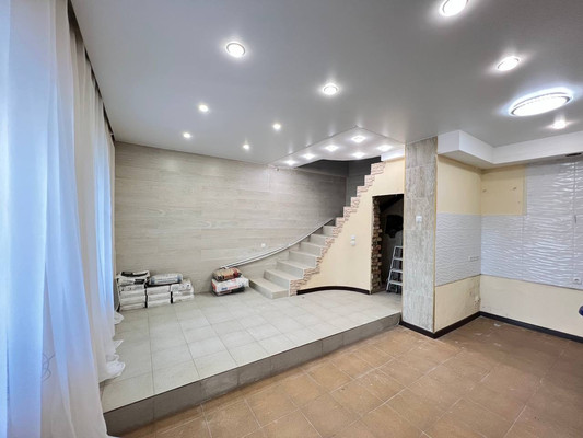 Продам двухкомнатную (2-комн.) квартиру, Кирова ул, 151, Ялта г
