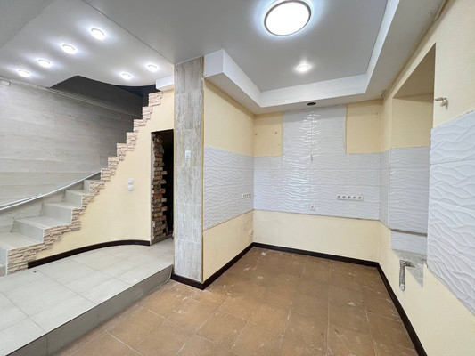 Продам двухкомнатную (2-комн.) квартиру, Кирова ул, 151, Ялта г