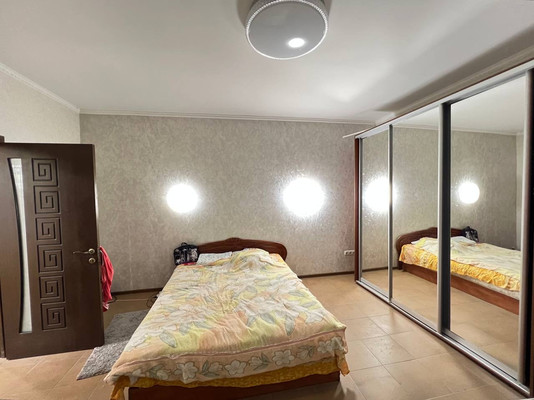 Продам двухкомнатную (2-комн.) квартиру, Кирова ул, 151, Ялта г