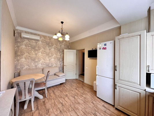 Продам двухкомнатную (2-комн.) квартиру, Свердлова ул, 48ак6, Ялта г