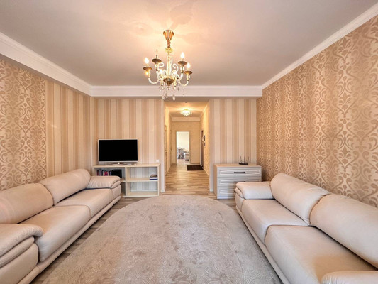 Продам двухкомнатную (2-комн.) квартиру, Свердлова ул, 48ак6, Ялта г