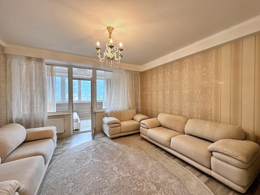 Продам двухкомнатную (2-комн.) квартиру, Свердлова ул, 48ак6, Ялта г