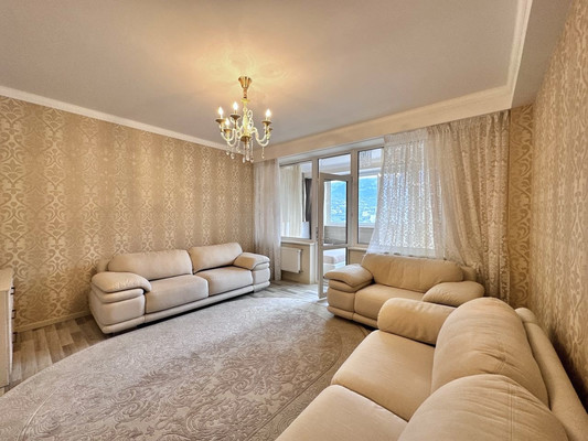 Продам двухкомнатную (2-комн.) квартиру, Свердлова ул, 48ак6, Ялта г