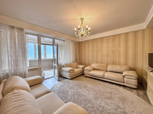 Продам двухкомнатную (2-комн.) квартиру, Свердлова ул, 48ак6, Ялта г