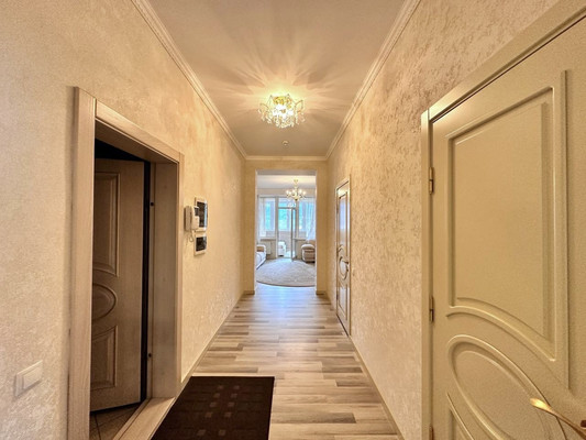 Продам двухкомнатную (2-комн.) квартиру, Свердлова ул, 48ак6, Ялта г