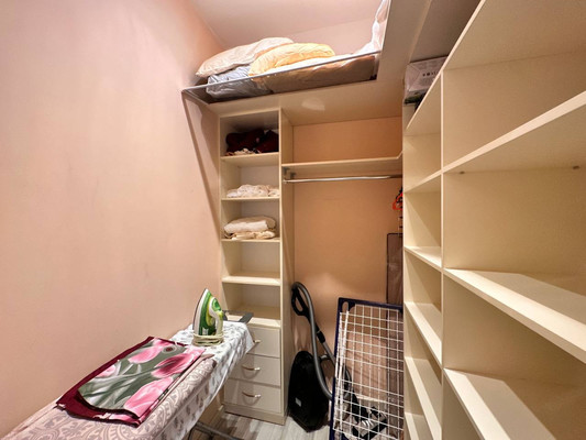 Продам двухкомнатную (2-комн.) квартиру, Свердлова ул, 48ак6, Ялта г
