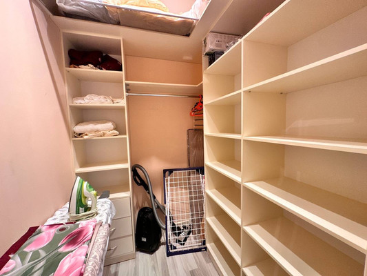 Продам двухкомнатную (2-комн.) квартиру, Свердлова ул, 48ак6, Ялта г