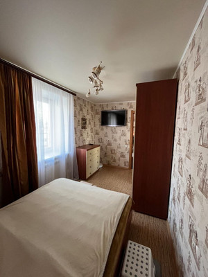 Продам трехкомнатную (3-комн.) квартиру, 21-й мкр, 12, Октябрьский г