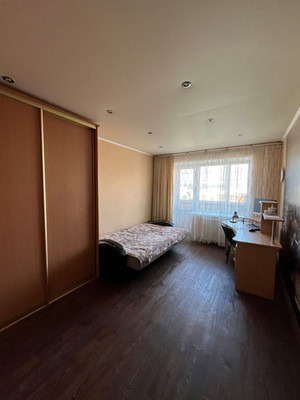 Продам трехкомнатную (3-комн.) квартиру, 21-й мкр, 12, Октябрьский г