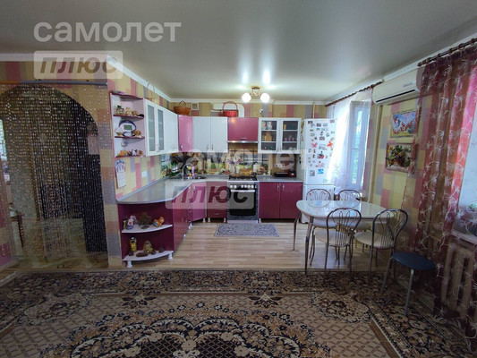 Продам трехкомнатную (3-комн.) квартиру, Ленина ул, 95, Славянск-на-Кубани г