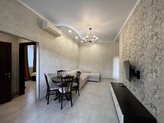 Продам двухкомнатную (2-комн.) квартиру, Кирова ул, 41А, Ялта г