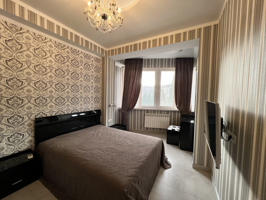 Продам двухкомнатную (2-комн.) квартиру, Кирова ул, 41А, Ялта г