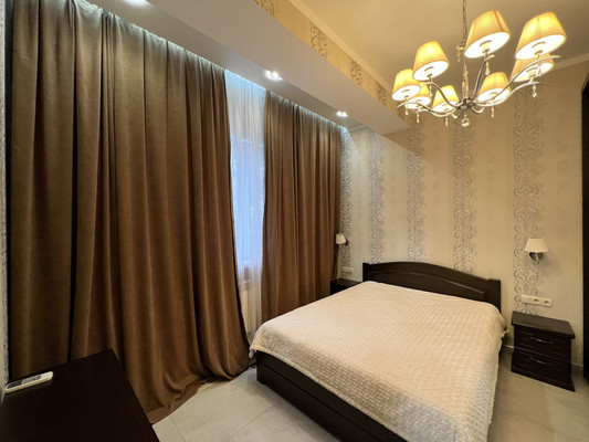 Продам двухкомнатную (2-комн.) квартиру, Кирова ул, 41А, Ялта г
